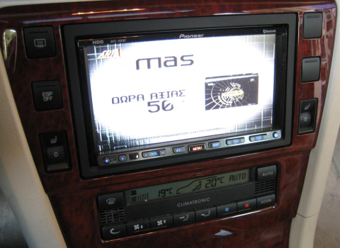 Skoda Superb Car Cinema-Navigation Pioneer Avic-HD1BT.